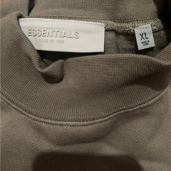 FOG Essentials Crewneck Sweater - Picture 4 of 6